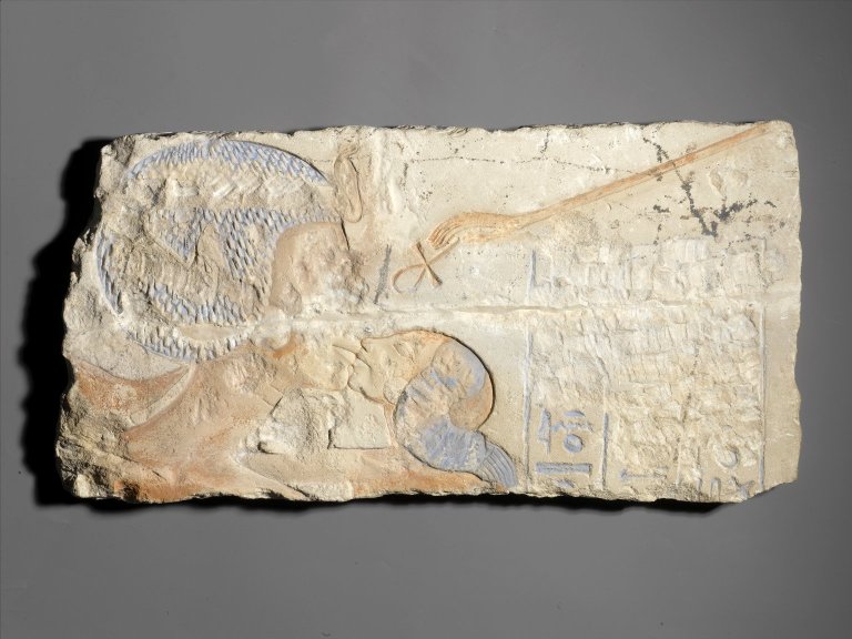 ph.nefertiti kissing daughter brooklyn museum